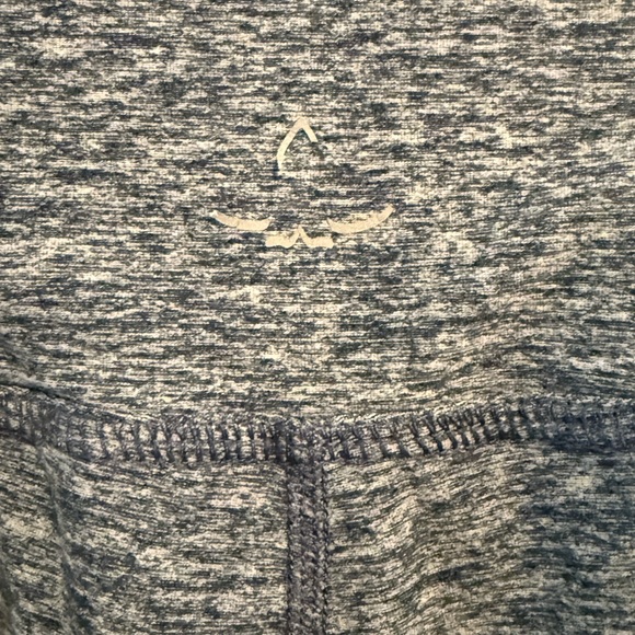 *GENTLY WORN* Beyond Yoga Women's Size S Yoga Cropped Pants - Picture 3 of 7